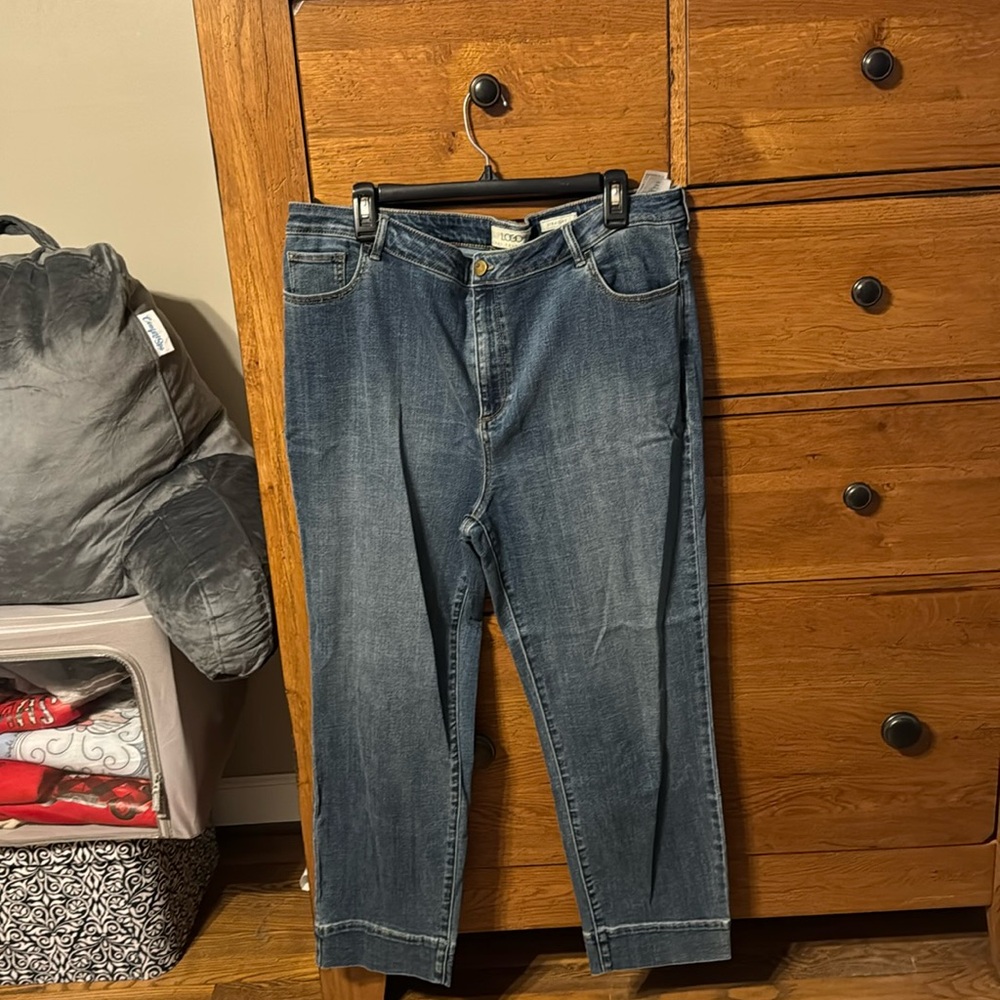 LOGO by Lori Goldstein Jeans